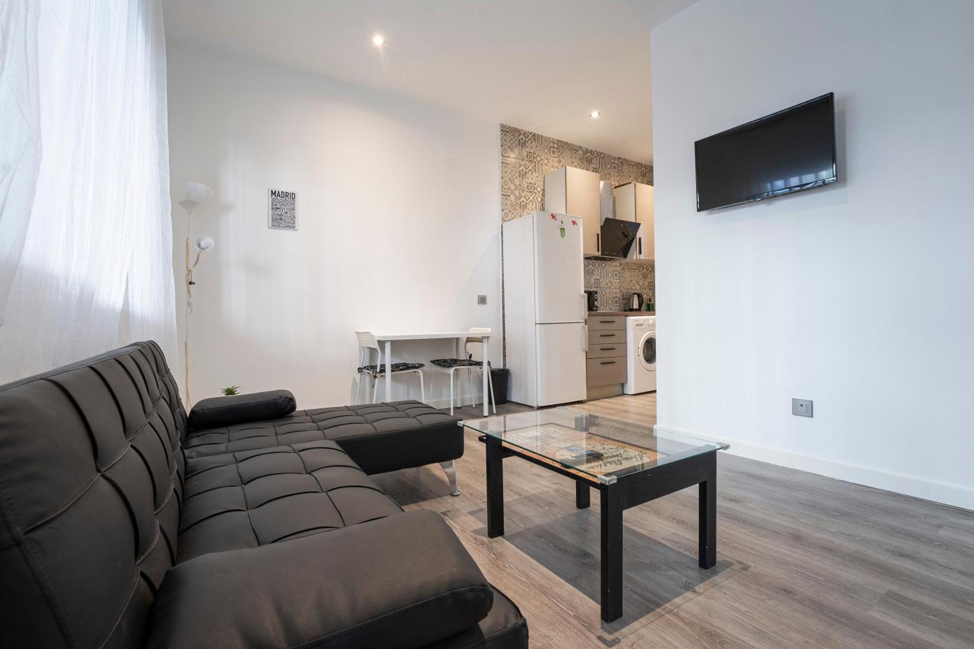 Hogar En Calle Lavapies Madrid Exterior photo